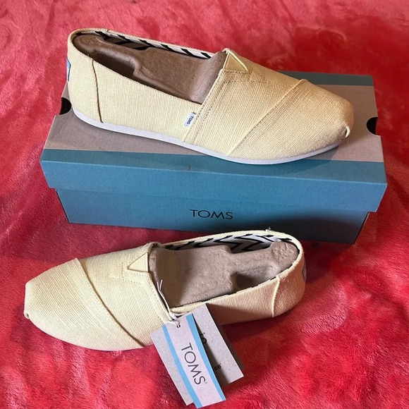 NWT** Toms Alpargata banana 🍌 yellow heritage canvas shoes size 9.5 women’s NWT - Picture 1 of 9